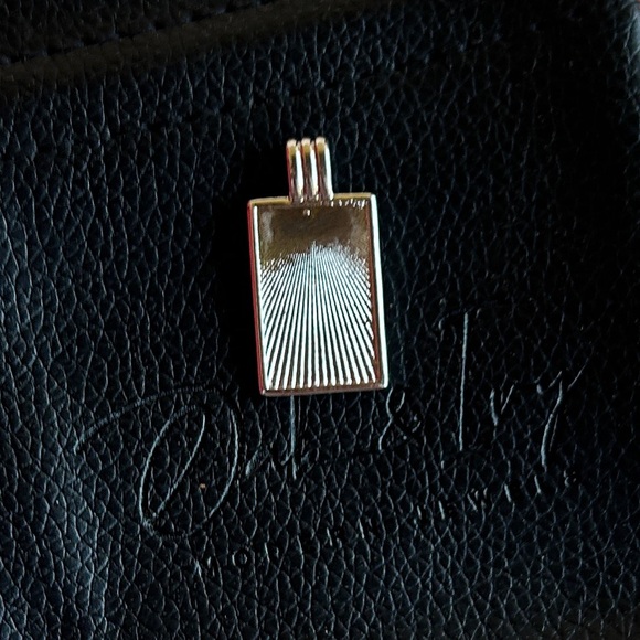 Silver Rectangular Pendant - Picture 3 of 5